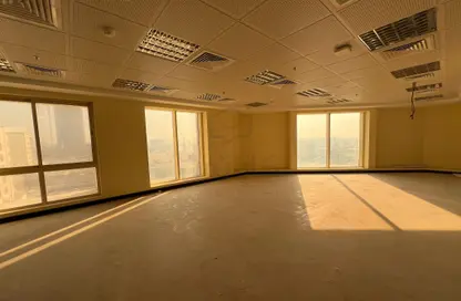 Office Space - Studio - 3 Bathrooms for rent in Sanabis - Manama - Capital Governorate