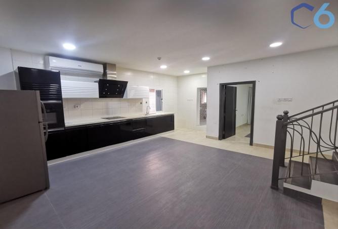 Duplex - 4 Bedrooms - 3 Bathrooms for rent in Saar - Northern Governorate