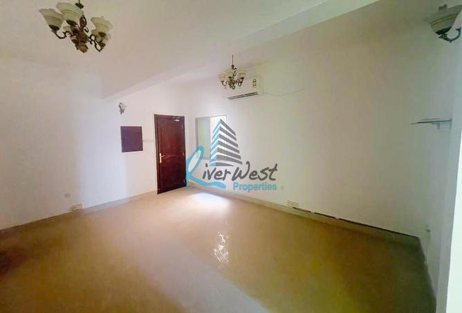 Office Space - Studio - 2 Bathrooms for rent in Tubli - Central Governorate