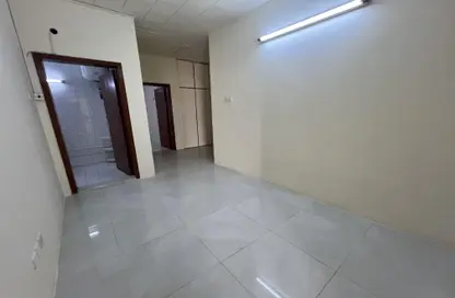 Apartment - 2 Bedrooms - 1 Bathroom for rent in Salmaniya - Manama - Capital Governorate