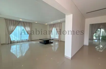 Compound - 4 Bedrooms - 5 Bathrooms for rent in Saar - Northern Governorate