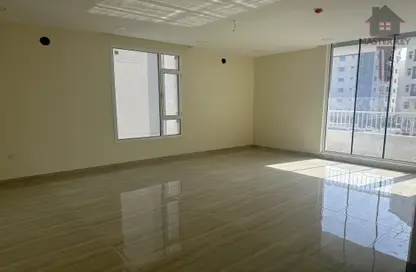 Apartment - 5 Bedrooms - 5 Bathrooms for sale in Hidd - Muharraq Governorate