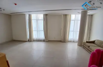 Apartment - 2 Bedrooms - 2 Bathrooms for rent in Al Burhama - Manama - Capital Governorate