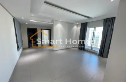 Apartment - 2 Bedrooms - 2 Bathrooms for rent in Sanabis - Manama - Capital Governorate