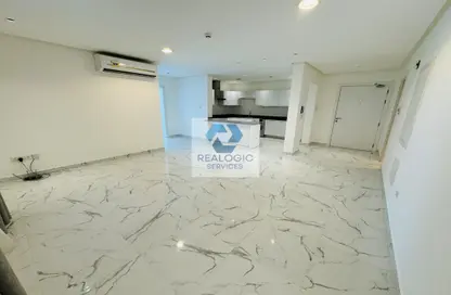 Apartment - 2 Bedrooms - 2 Bathrooms for rent in Seef - Capital Governorate