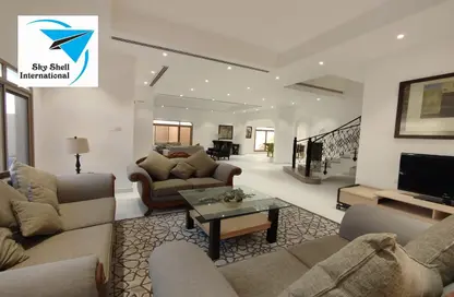 Villa - 4 Bedrooms - 5 Bathrooms for rent in Saar - Northern Governorate