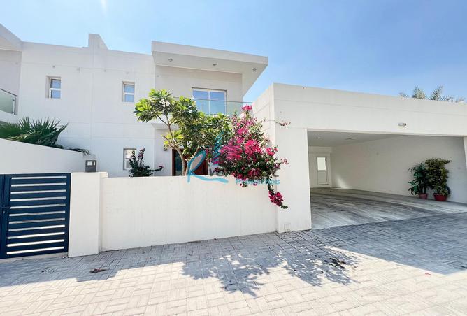 Villa - 3 Bedrooms - 4 Bathrooms for rent in Hamala - Northern Governorate