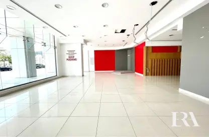 Show Room - Studio - 2 Bathrooms for rent in Diplomatic Area - Manama - Capital Governorate