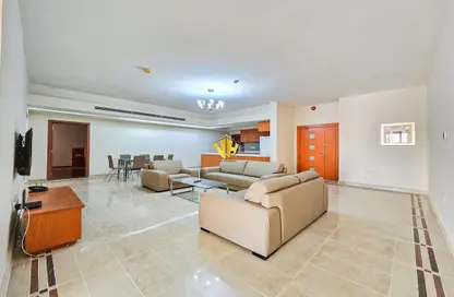 Apartment - 3 Bedrooms - 3 Bathrooms for rent in Al Juffair - Capital Governorate