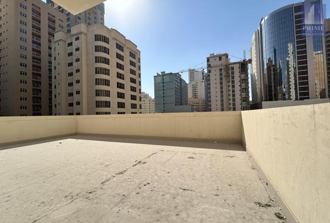 Apartment - 2 Bedrooms - 3 Bathrooms for rent in Al Juffair - Capital Governorate