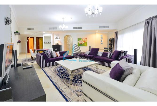 Apartment - 2 Bedrooms - 3 Bathrooms for sale in Al Juffair - Capital Governorate