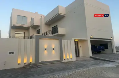 Villa - 4 Bedrooms - 5 Bathrooms for sale in Askar - Southern Governorate