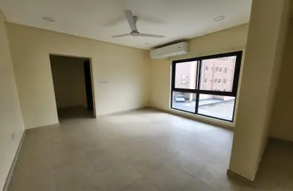 Apartment - 2 Bedrooms - 2 Bathrooms for rent in Tubli - Central Governorate