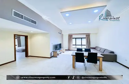 Apartment - 2 Bedrooms - 3 Bathrooms for rent in Al Juffair - Capital Governorate