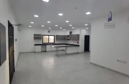 Office Space - Studio - 2 Bathrooms for rent in Sanad - Central Governorate