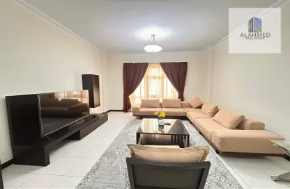 Apartment - 2 Bedrooms - 3 Bathrooms for rent in Al Juffair - Capital Governorate