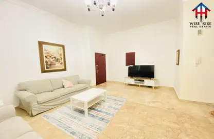 Apartment - 2 Bedrooms - 2 Bathrooms for rent in Zinj - Manama - Capital Governorate