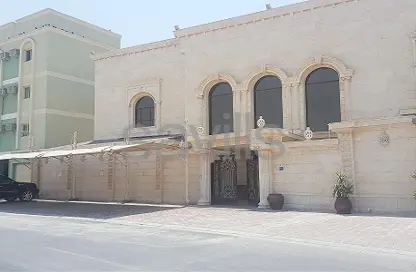 Villa - 4 Bedrooms - 3 Bathrooms for rent in Busaiteen - Muharraq Governorate