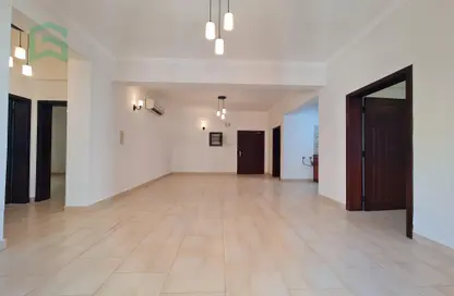 Apartment - 3 Bedrooms - 2 Bathrooms for sale in Busaiteen - Muharraq Governorate