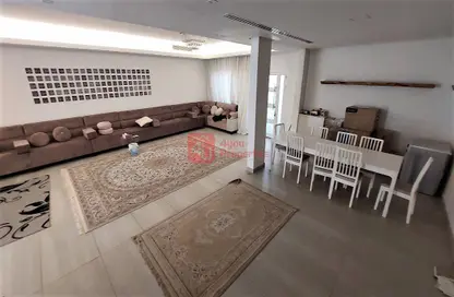 Villa - 4 Bedrooms - 5 Bathrooms for sale in Tubli - Central Governorate