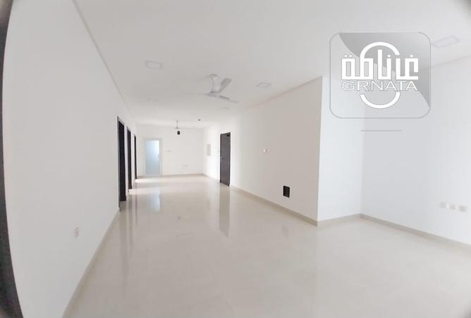 Apartment - 2 Bedrooms - 2 Bathrooms for rent in Zinj - Manama - Capital Governorate