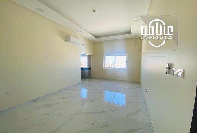 Apartment - 2 Bedrooms - 2 Bathrooms for rent in Al Qadam - Northern Governorate