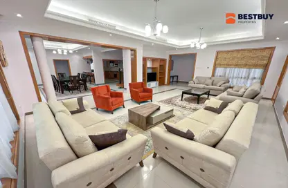 Villa - 4 Bedrooms - 5 Bathrooms for rent in Janabiya - Northern Governorate