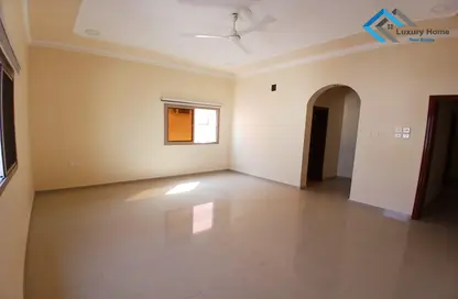 Apartment - 3 Bedrooms - 3 Bathrooms for rent in Busaiteen - Muharraq Governorate