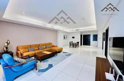 Apartment - 2 Bedrooms - 3 Bathrooms for rent in Al Juffair - Capital Governorate