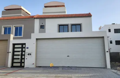 Villa - 4 Bedrooms - 6 Bathrooms for sale in Malkiyah - Northern Governorate