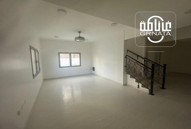 Villa - 3 Bedrooms - 3 Bathrooms for rent in Sanad - Central Governorate