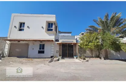 Villa - 4 Bedrooms - 5 Bathrooms for sale in Salmabad - Central Governorate