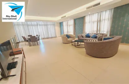 Duplex - 3 Bedrooms - 4 Bathrooms for rent in Busaiteen - Muharraq Governorate