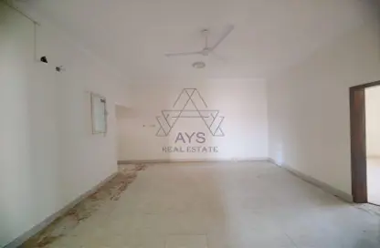 Apartment - 2 Bedrooms - 2 Bathrooms for rent in Busaiteen - Muharraq Governorate