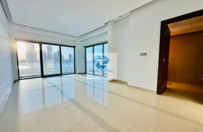 Apartment - 3 Bedrooms - 5 Bathrooms for rent in Reef Island - Capital Governorate