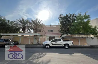 Villa - 6 Bedrooms - 7 Bathrooms for sale in Bu Kowarah - Riffa - Southern Governorate