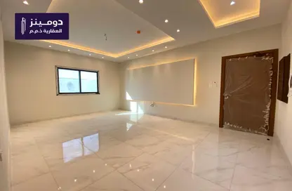 Apartment - 3 Bedrooms - 4 Bathrooms for rent in Busaiteen - Muharraq Governorate