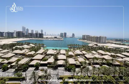 Apartment - 4 Bedrooms - 5 Bathrooms for rent in Reef Island - Capital Governorate