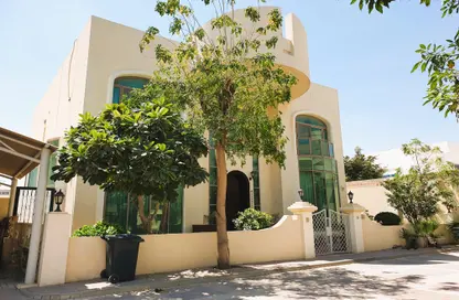 Villa - 4 Bedrooms - 5 Bathrooms for rent in Zinj - Manama - Capital Governorate