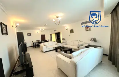 Apartment - 2 Bedrooms - 2 Bathrooms for rent in Busaiteen - Muharraq Governorate