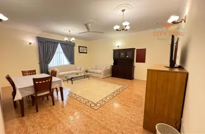 Apartment - 2 Bedrooms - 2 Bathrooms for rent in Al Juffair - Capital Governorate