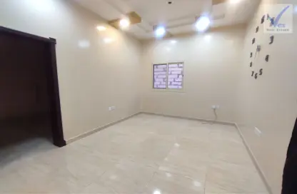 Empty Room image for: Apartment - 2 Bedrooms - 2 Bathrooms for rent in Diraz - Northern Governorate, Image 1