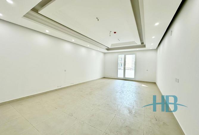 Apartment - 4 Bedrooms - 4 Bathrooms for sale in Hidd - Muharraq Governorate