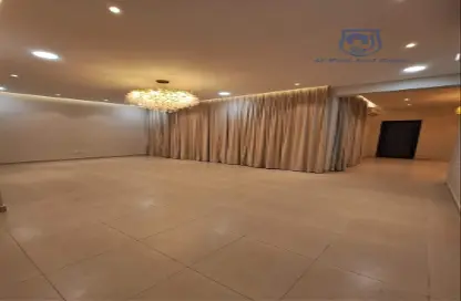 Villa - 5 Bedrooms - 4 Bathrooms for rent in Diyar Al Muharraq - Muharraq Governorate